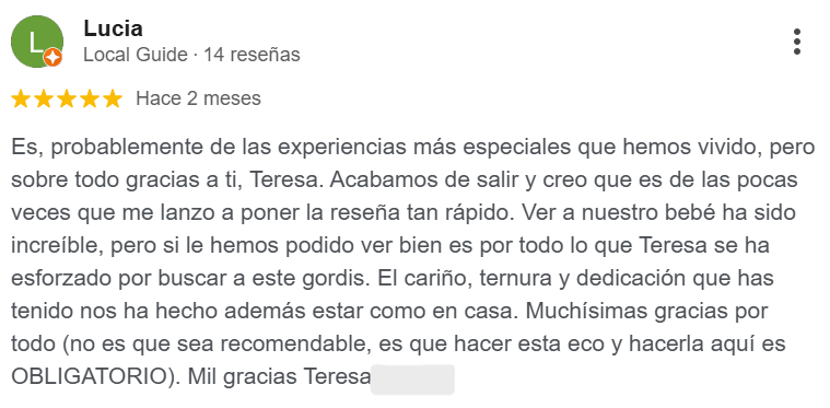 Reseña de Google Reseña de usuario sobre una experiencia positiva en un lugar, destacando la atención y el servicio.